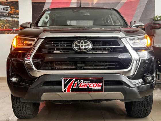 TOYOTA HILUX 2.8 D-4D TURBO DIESEL CD SRX 4X4 AUTOMÁTICO